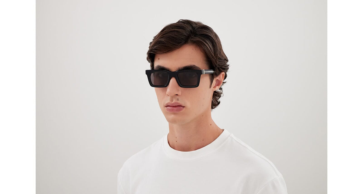 Alexander McQueen AM0506S